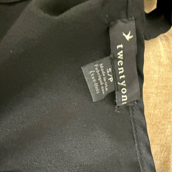 Twentyone Black Ruffled Tank Top Size Small - Picture 3 of 8